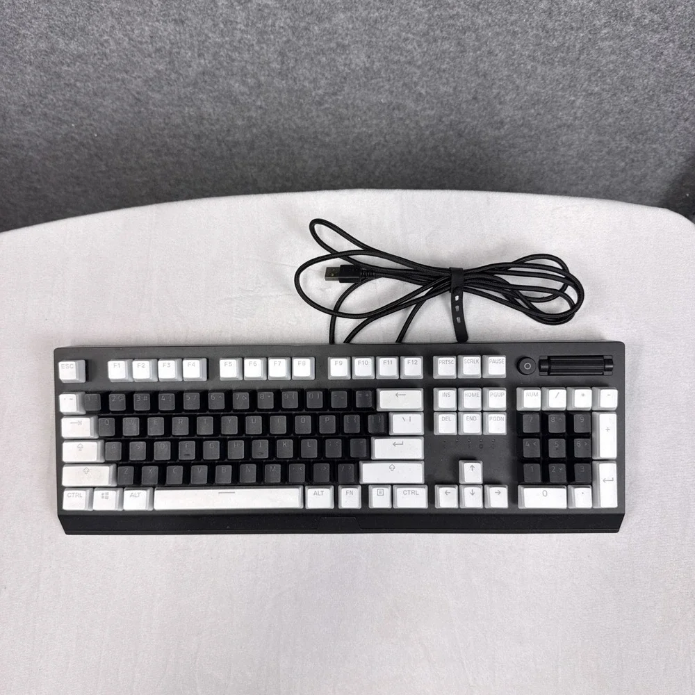Razer BlackWidow V3 Gaming Keyboard Green Switches Custom Black White Keycaps